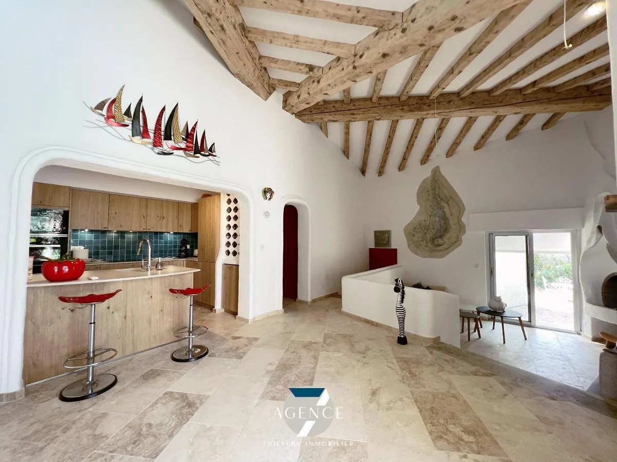 Villa Ibiza Les Issambres 0*,